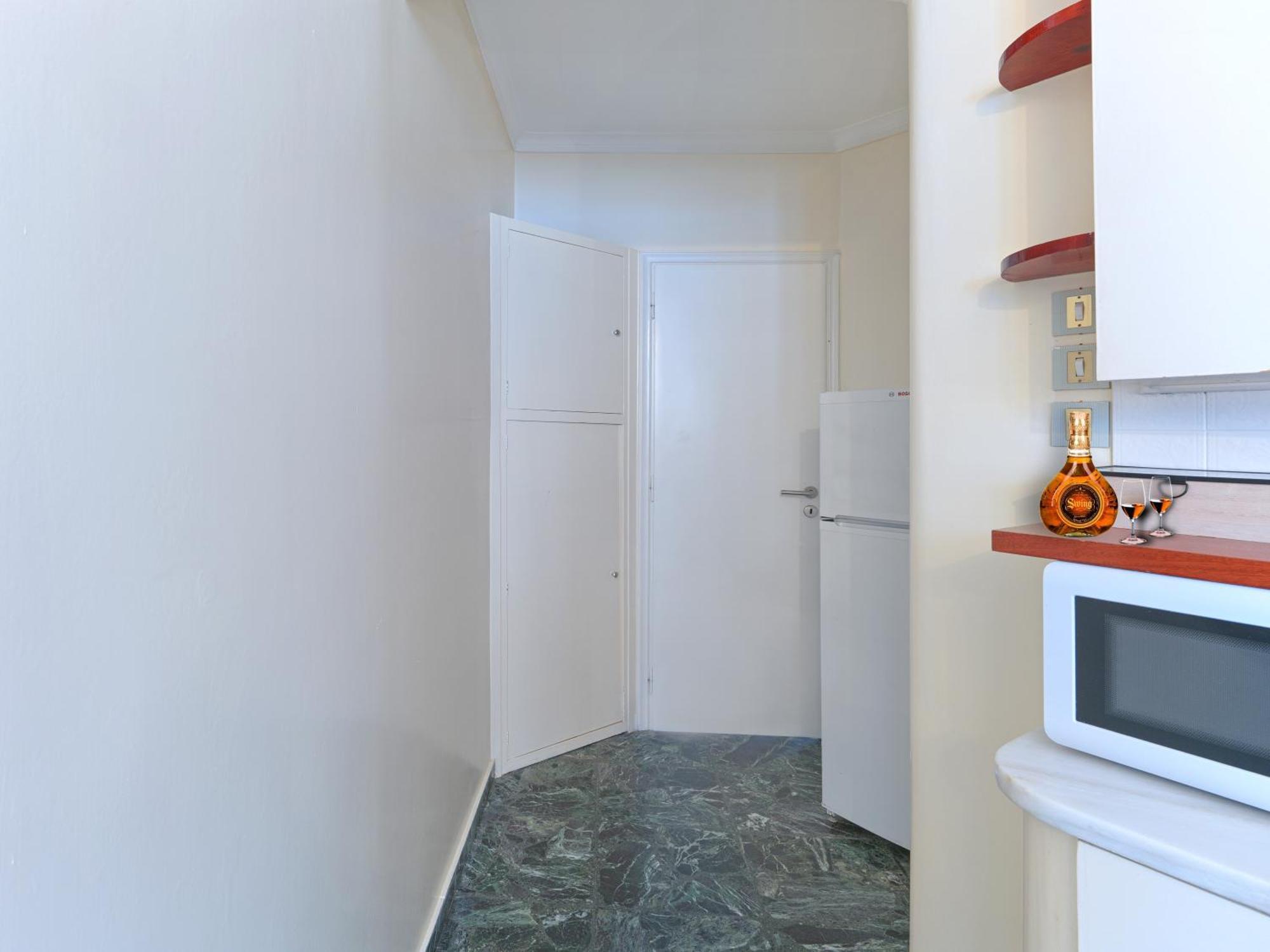 Central Pagrati Apartment With Park View Balcony - Opp Pangrati Grove أثينا المظهر الخارجي الصورة